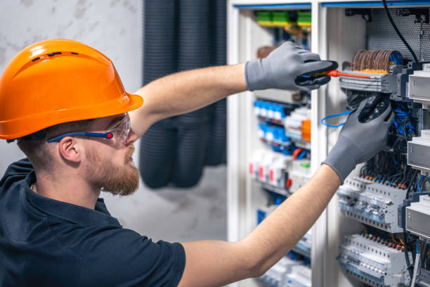 Best Licensed Electrician  in Cambridge, NE